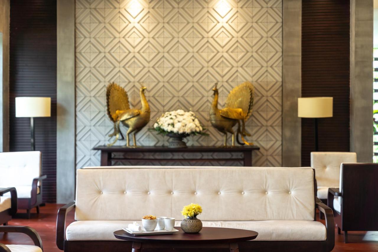 Eightfold Urban Resort Сием Реап Екстериор снимка The interior of the hotel