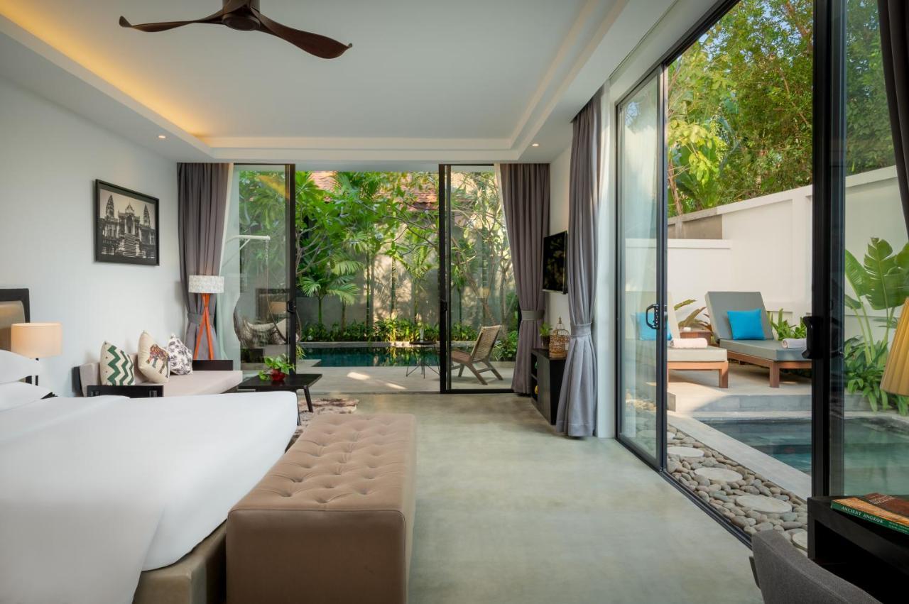 Eightfold Urban Resort Сием Реап Екстериор снимка A pool villa at The Village Phuket
