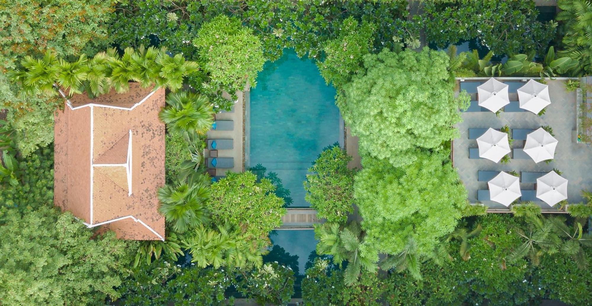 Eightfold Urban Resort Сием Реап Екстериор снимка Aerial view of the pool at the hotel